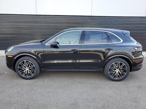 2025 Porsche Cayenne Base