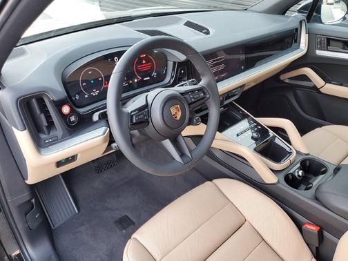 2025 Porsche Cayenne Base