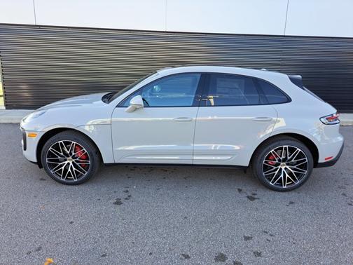 2026 Porsche Macan S