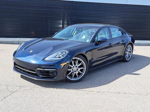 2022 Porsche Panamera 4