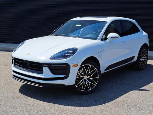 2025 Porsche Macan Base