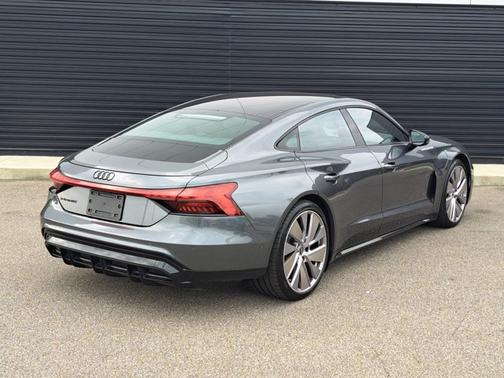 2022 Audi e-tron GT Prestige