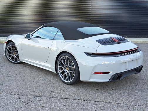 2026 Porsche 911 Carrera