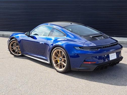2023 Porsche 911 GT3 w/Touring Package
