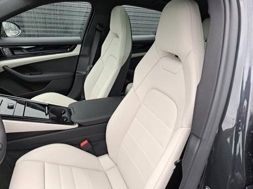 2026 Porsche Panamera 4