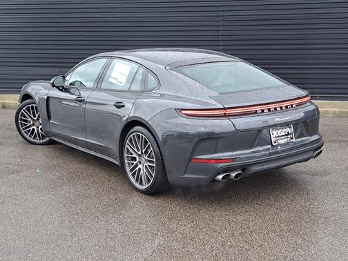 2026 Porsche Panamera 4