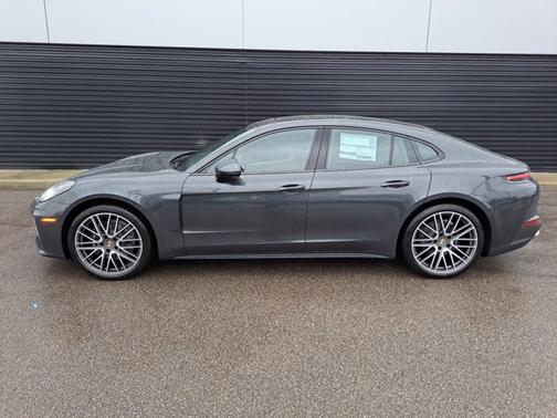2026 Porsche Panamera 4