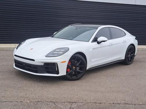 2025 Porsche Panamera 4
