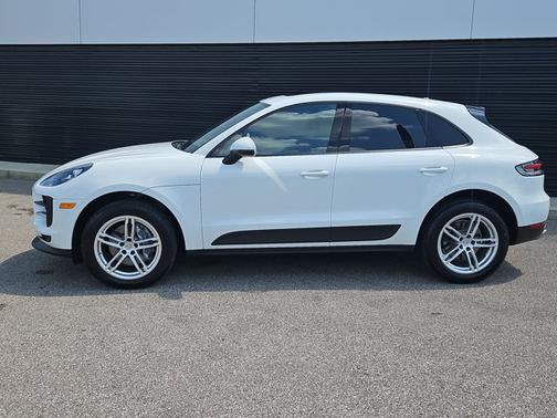 White 2021 Porsche Macan