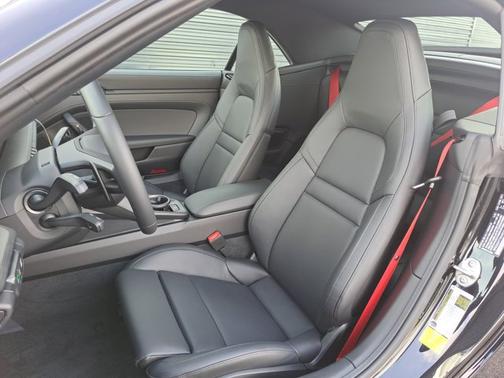 2026 Porsche 911 Carrera 4 GTS