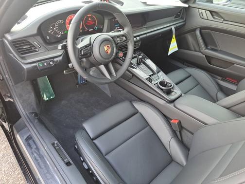 2026 Porsche 911 Carrera 4 GTS