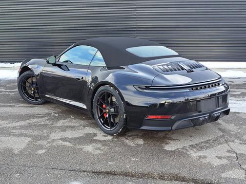 2026 Porsche 911 Carrera 4 GTS