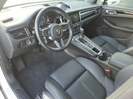 2019 Porsche Macan Base (PDK)