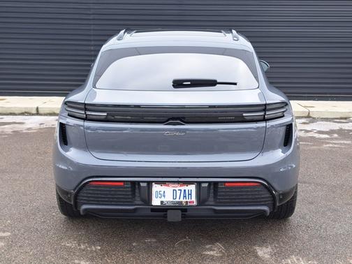 2025 Porsche Macan Electric Turbo