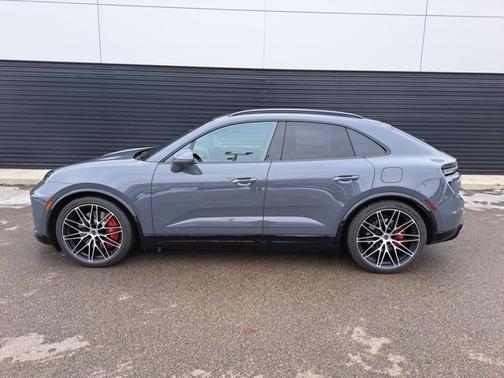 2025 Porsche Macan Electric Turbo