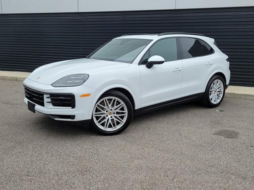 Carrara White Metallic 2024 Porsche Cayenne S