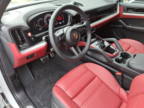 2024 Porsche Cayenne E-Hybrid