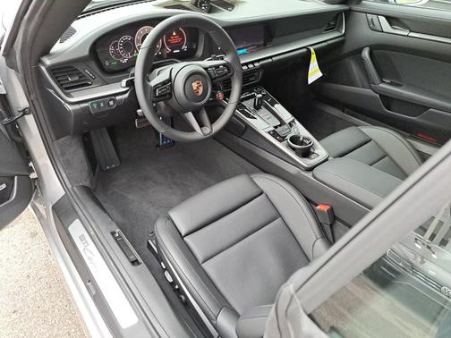 2026 Porsche 911 Carrera 4S