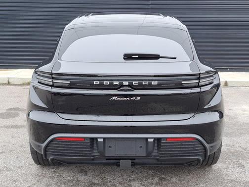 2025 Porsche Macan Electric 4S