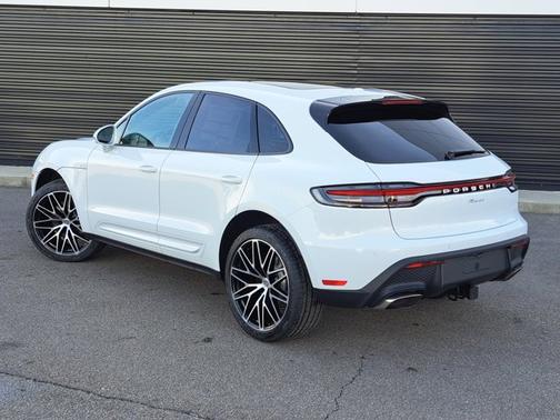 2026 Porsche Macan 