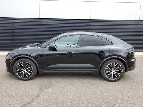 2024 Porsche Macan Electric 4