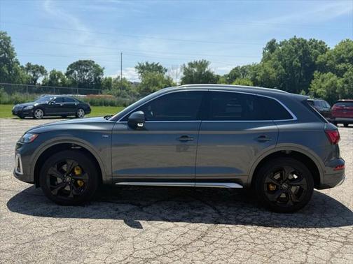 2022 Audi Q5 45 S line Prestige