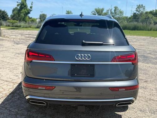 2022 Audi Q5 45 S line Prestige