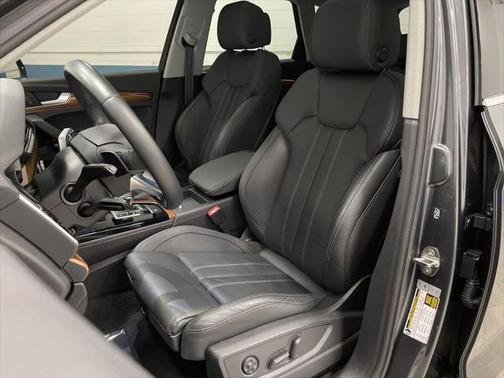2022 Audi Q5 45 S line Prestige