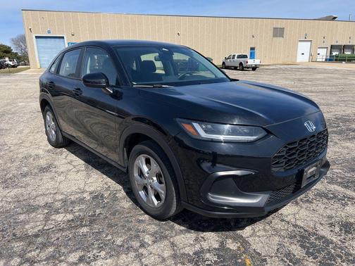 Crystal Black Pearl 2025 Honda HR-V LX