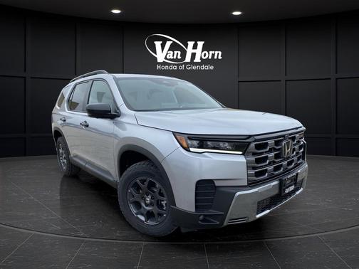 Solar Silver Metallic 2026 Honda Pilot TrailSport