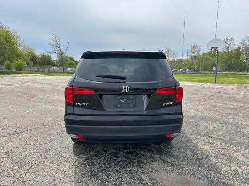 Crystal Black Pearl 2017 Honda Pilot EX