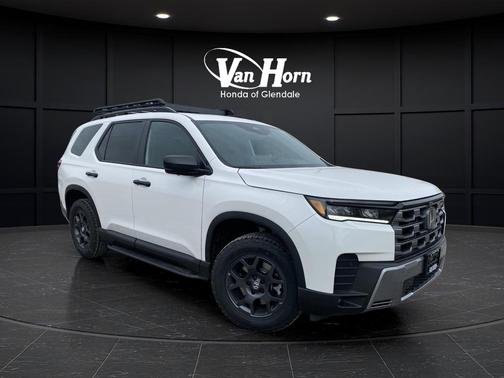 Platinum White Pearl 2026 Honda Pilot TrailSport