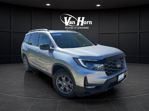 Lunar Silver Metallic 2025 Honda Passport AWD TrailSport