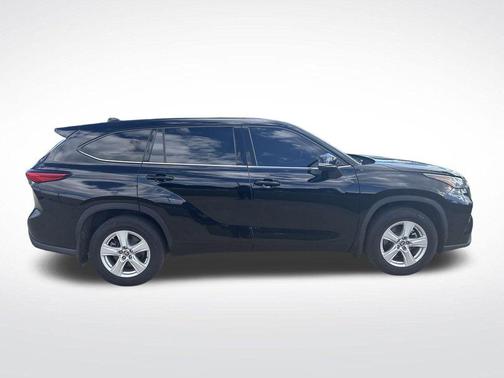 2020 Toyota Highlander LE