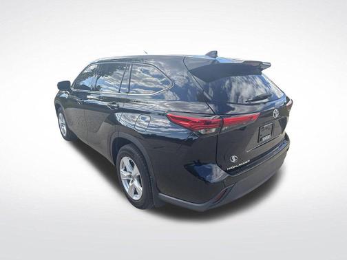 2020 Toyota Highlander LE