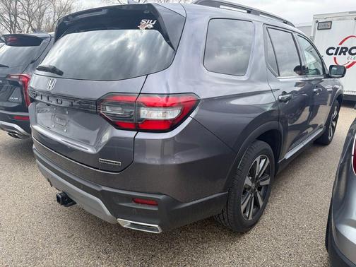 Gray 2024 Honda Pilot Touring 8-Passenger