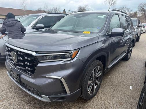 Gray 2024 Honda Pilot Touring 8-Passenger
