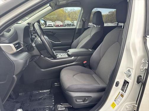 2021 Toyota Highlander LE