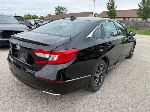 Crystal Black Pearl 2022 Honda Accord EX-L 1.5T