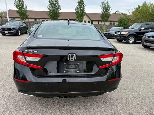 Crystal Black Pearl 2022 Honda Accord EX-L 1.5T