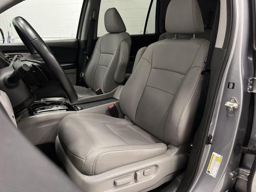 2020 Honda Pilot Touring 8-Passenger