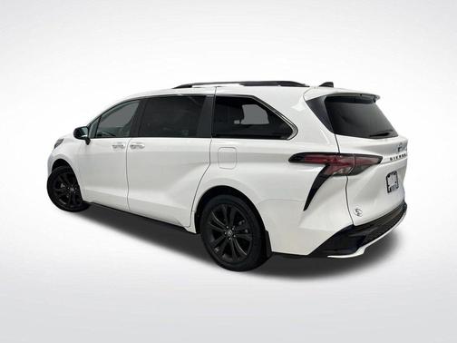 2024 Toyota Sienna XSE 7 Passenger
