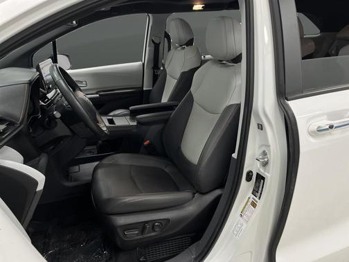 2024 Toyota Sienna XSE 7 Passenger