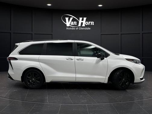 2024 Toyota Sienna XSE 7 Passenger