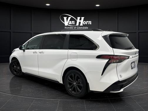 2024 Toyota Sienna XSE 7 Passenger