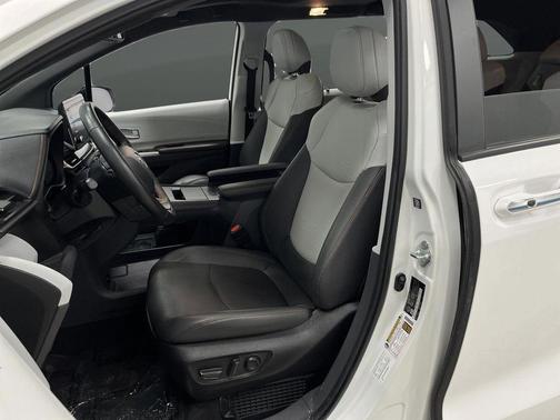 2024 Toyota Sienna XSE 7 Passenger