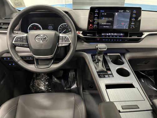 2024 Toyota Sienna XSE 7 Passenger