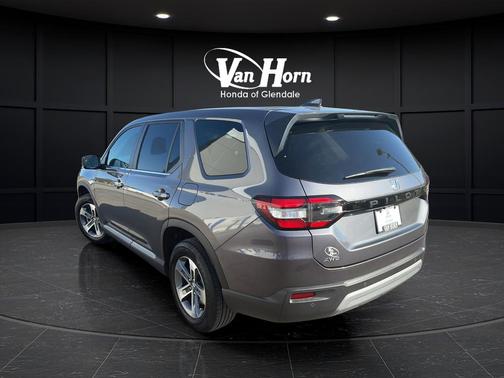 Modern Steel Metallic 2025 Honda Pilot EX-L