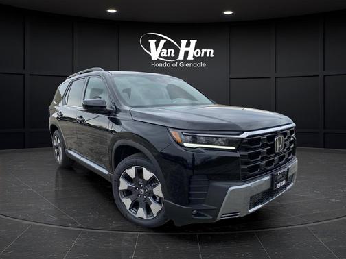 Crystal Black Pearl 2026 Honda Pilot Touring 8-Passenger