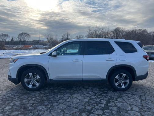 2023 Honda Pilot AWD EX-L 8 Passenger